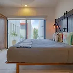 Studio With Rooftop Pool, Gym - At L Condos - Lidia